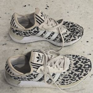 Adidas Monochrome Knit Sneakers. Size 9 Womens. Small Spot On Heel Of One Shoe.